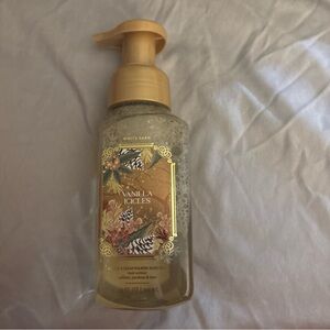 Bath and Body Works VANILLA ICICLES Gentle Clean Foaming Hand Soap (8.75 Oz)